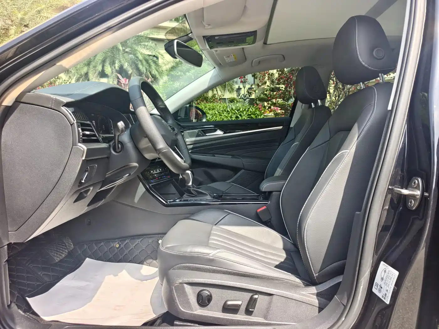 Volkswagen Passat 2022 330TSI Starlight Elite Edition фото 9