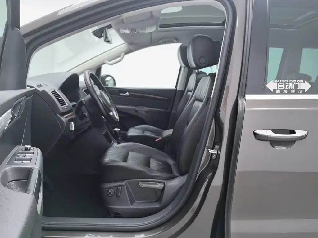 Photo 10 - Volkswagen Sharan