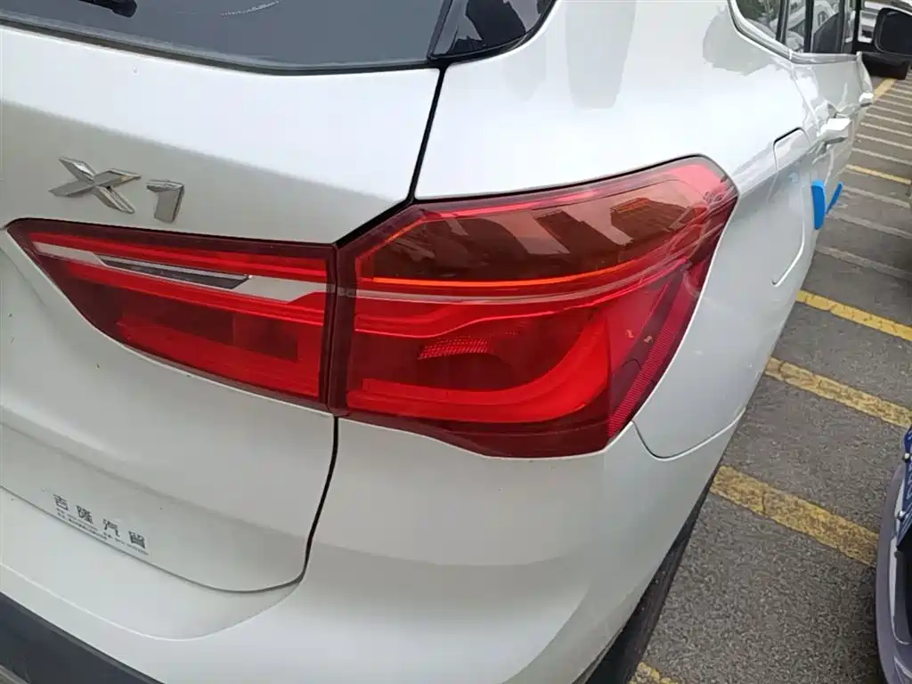 BMW X1 2018 sDrive20Li Leading Model фото 8