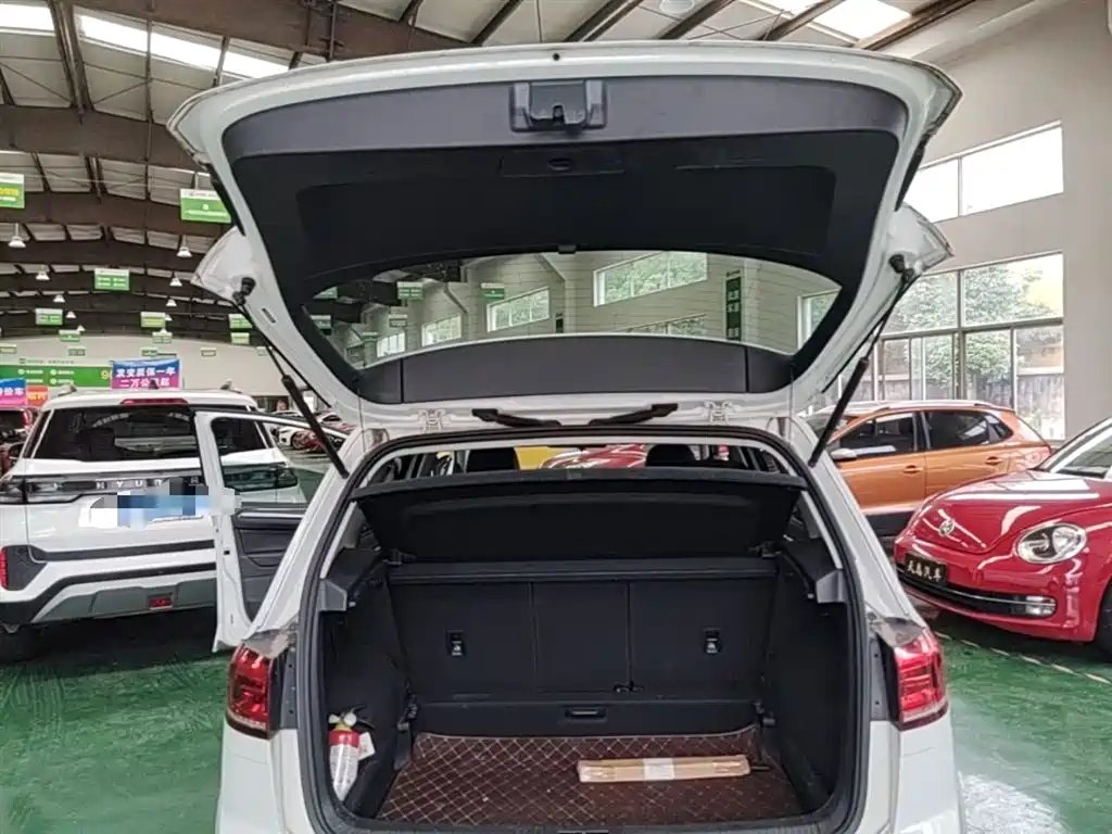 Volkswagen Golf Sportsvan 2016 280TSI Automatic Luxury фото 19