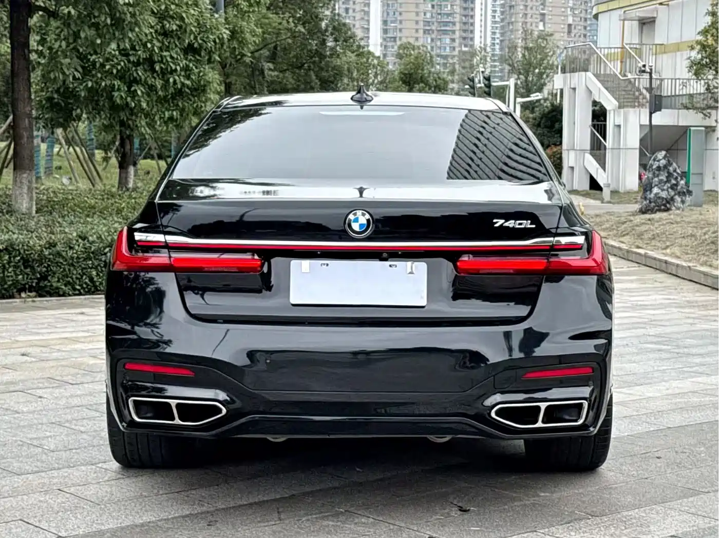 BMW 7 Series 2016 740Li Luxury фото 8