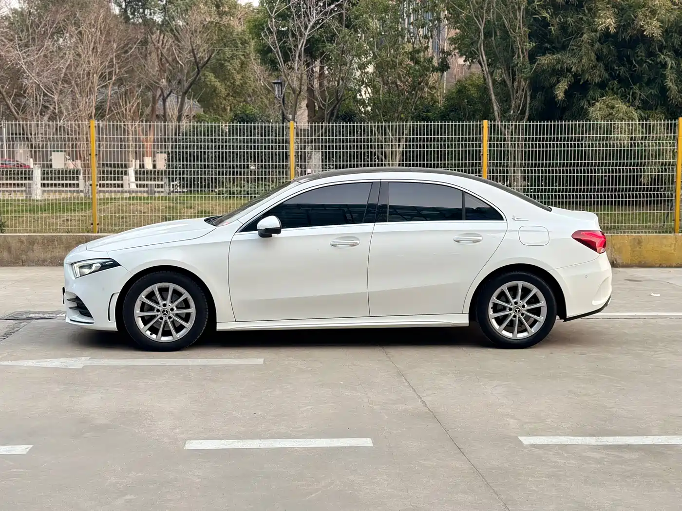 Mercedes-Benz A-Class 2019 Facelift A 200 L Sports Sedan фото 6