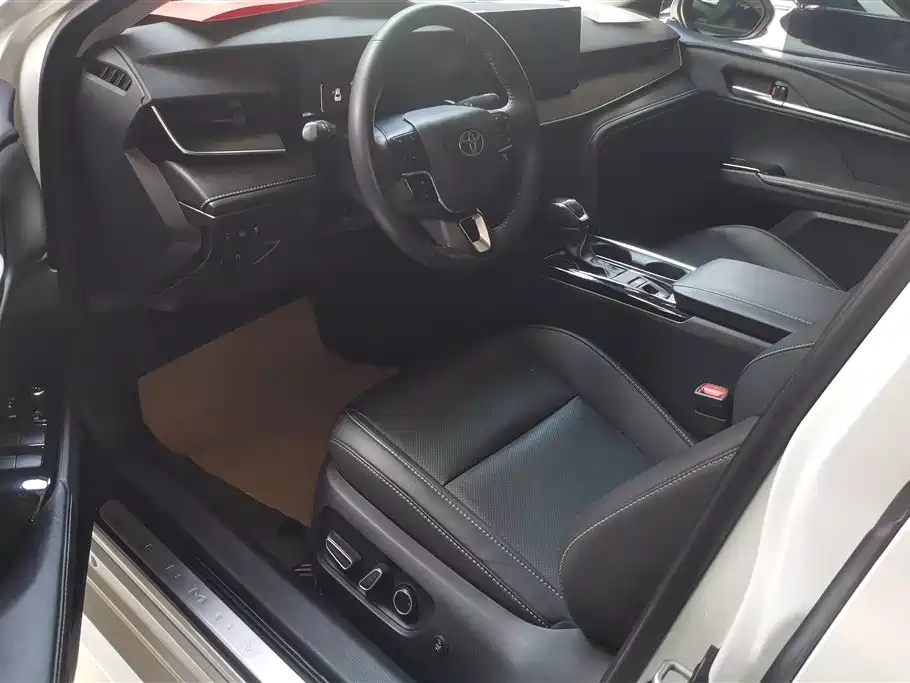 Toyota Camry 2024 Hybrid 2.0HGVP Luxury Edition фото 9