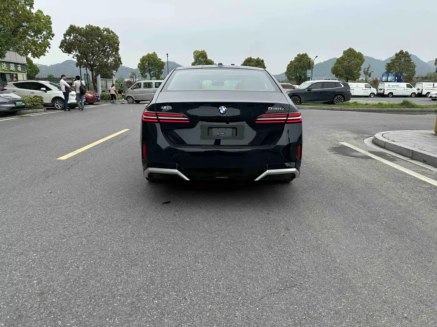 BMW 5 Series 2025 530Li Premium M Sport Package фото 4