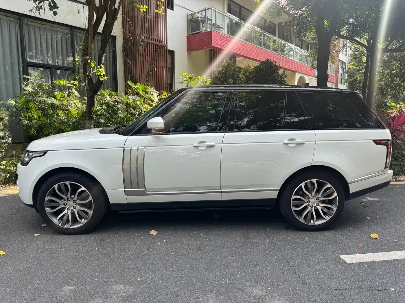 Land Rover Range Rover 2015 3.0 TDV6 Vogue фото 3