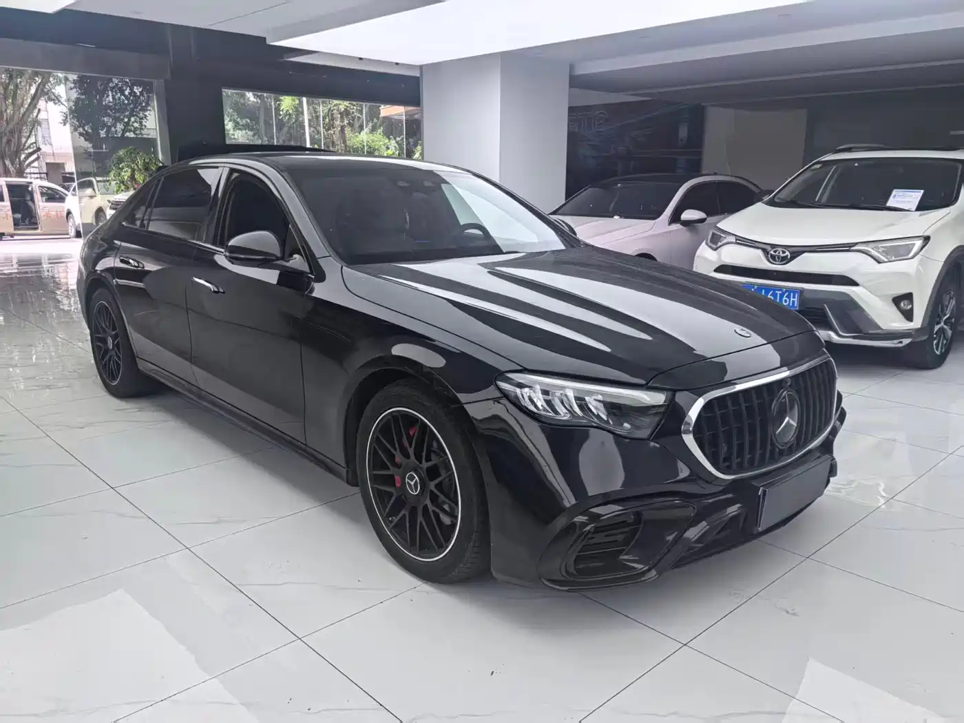 Mercedes-Benz E-Class 2025 E 300 L Luxury фото 3