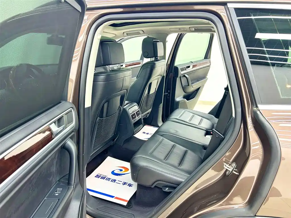 Volkswagen Touareg 2011 3.0TSI Comfort фото 5