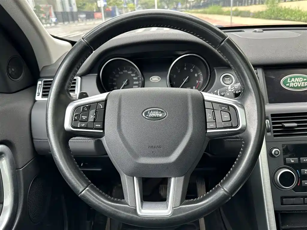 Land Rover Discovery Sport 2016 2.0T HSE фото 13