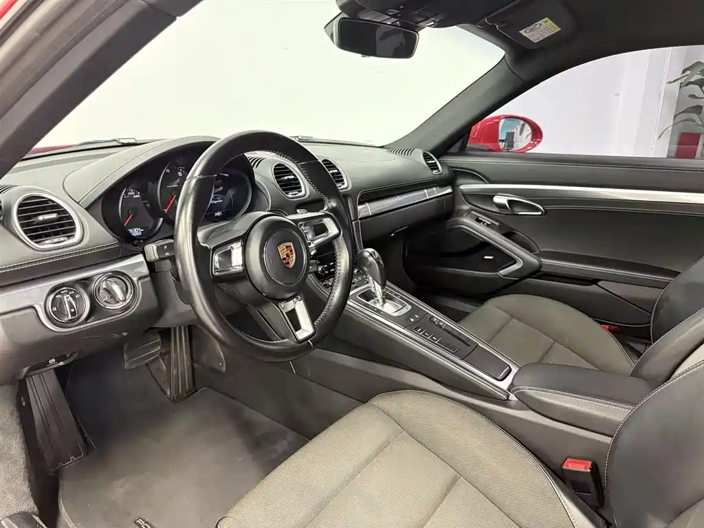 Porsche 718 2018 Cayman 2.0T фото 8