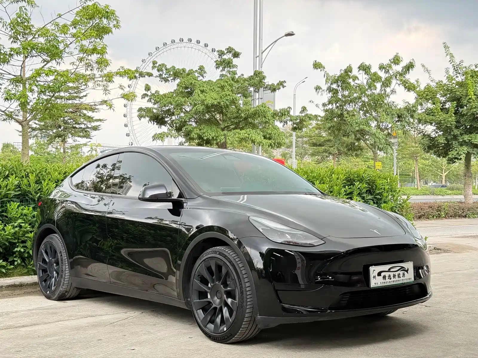 Фото 3 - Tesla Model Y