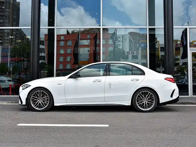 Mercedes-Benz C-Class AMG 2025 AMG C 43 4MATIC — фото 3