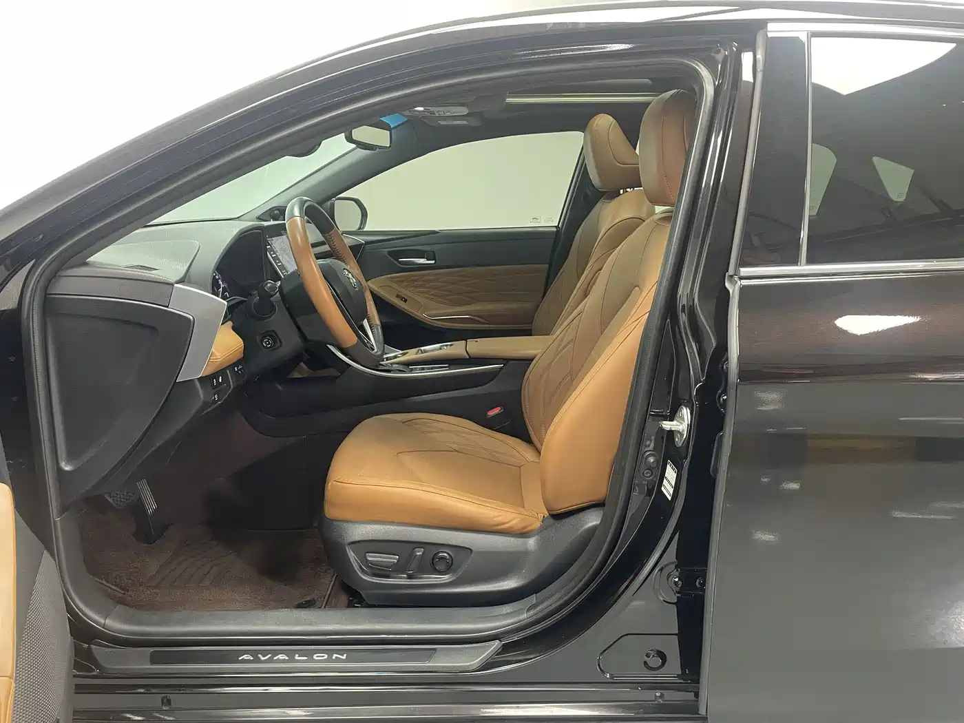 Toyota Avalon 2019 Hybrid 2.5L Limited Flagship Version China V фото 10