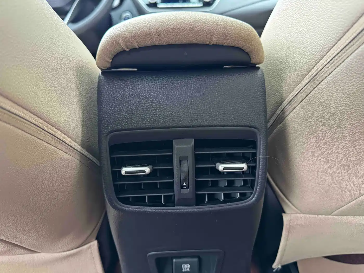 Toyota Levin 2021 185T CVT Luxury Edition фото 8
