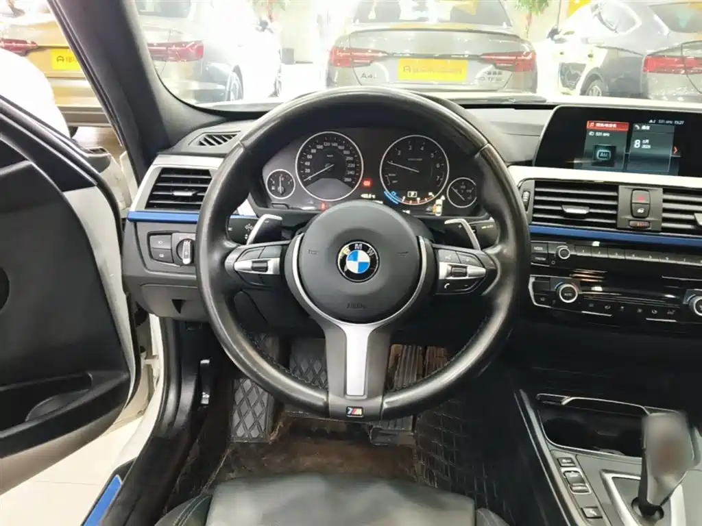 BMW 3 Series 2019 320i M Sport Package фото 11