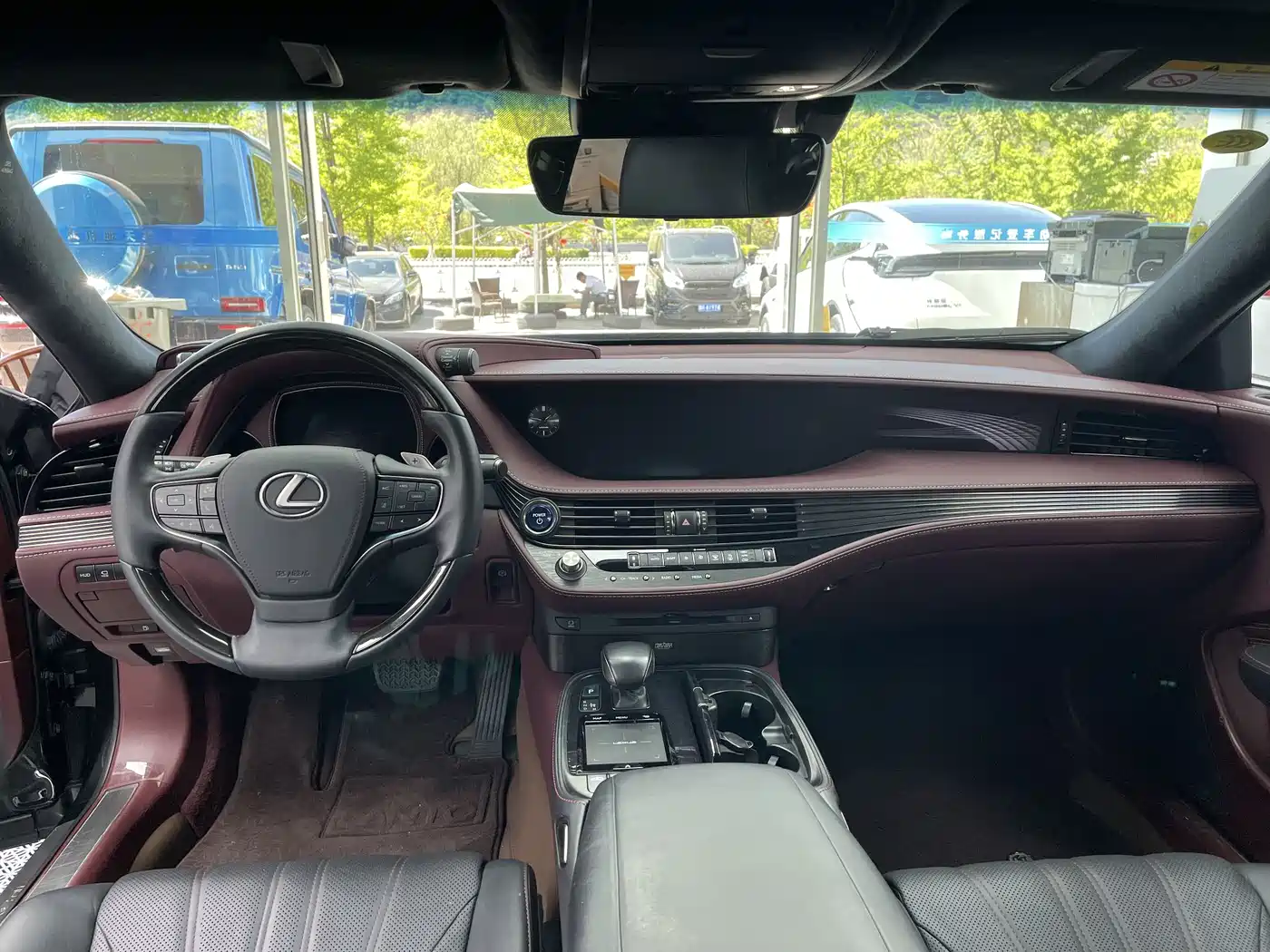 Lexus LS 2018 500h Executive Edition China V фото 9