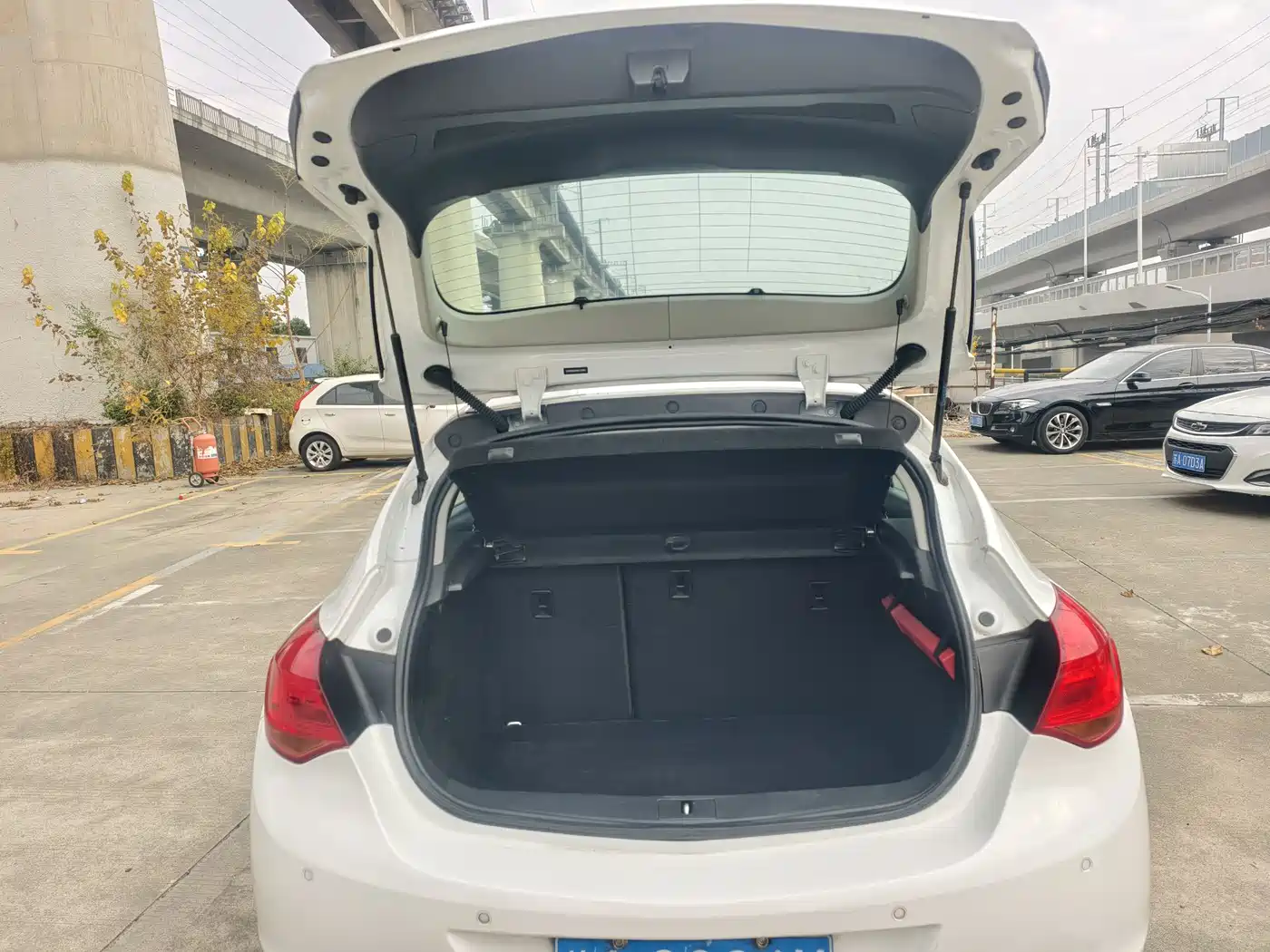 Buick Excelle 2014 XT 1.6L Automatic Fashion фото 10