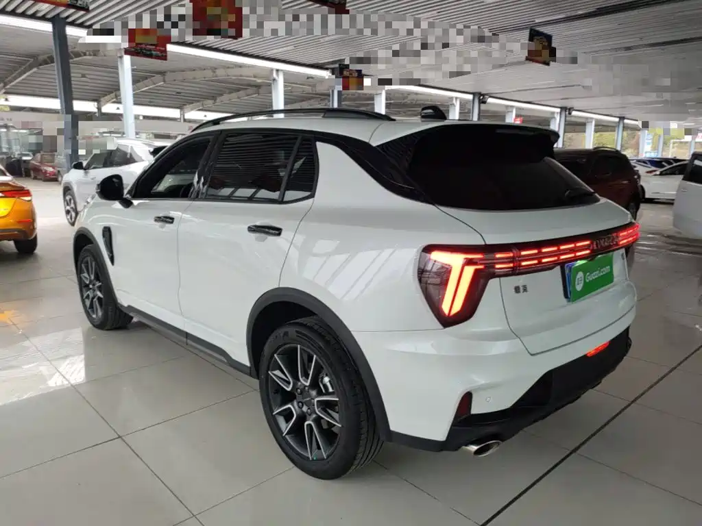 Photo 23 - Lynk & Co 01
