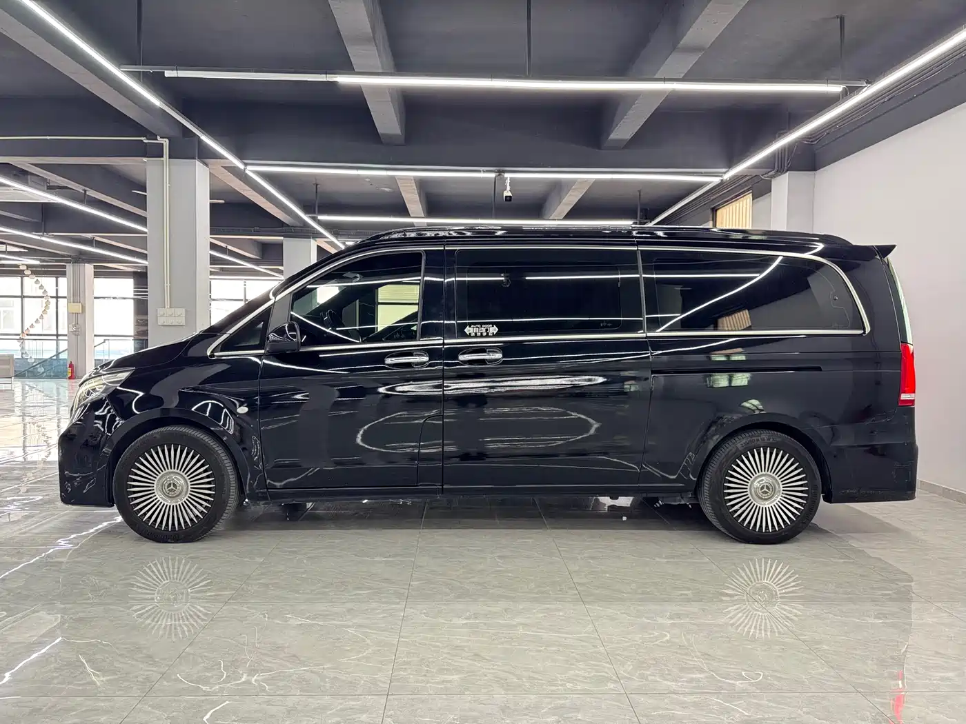 Mercedes-Benz Vito 2018 2.0T Business Edition China VI фото 6