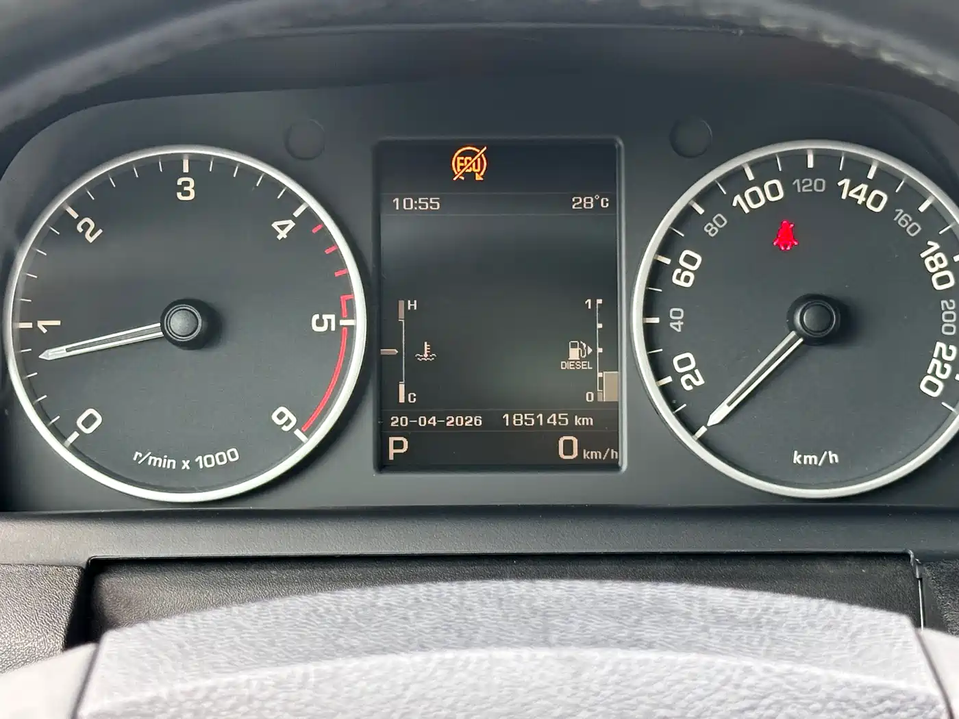 Land Rover Discovery 2015 3.0 SDV6 HSE Diesel фото 14