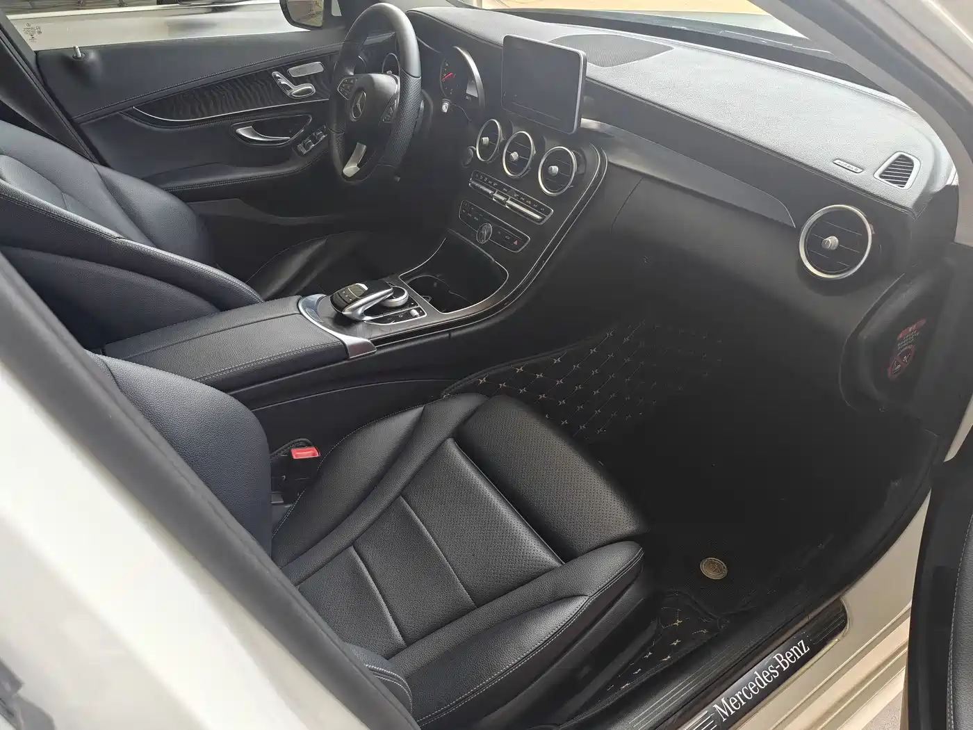 Mercedes-Benz C-Class 2015 Facelift C 200 L Sport фото 12