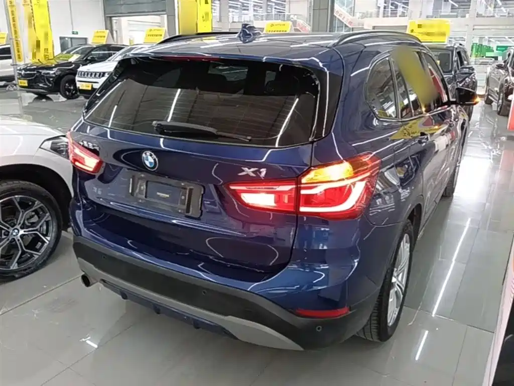 BMW X1 2018 sDrive18Li Premium Model фото 7
