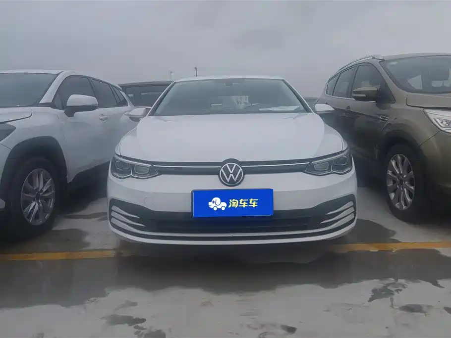 Volkswagen Golf 2021 200TSI DSG фото 2