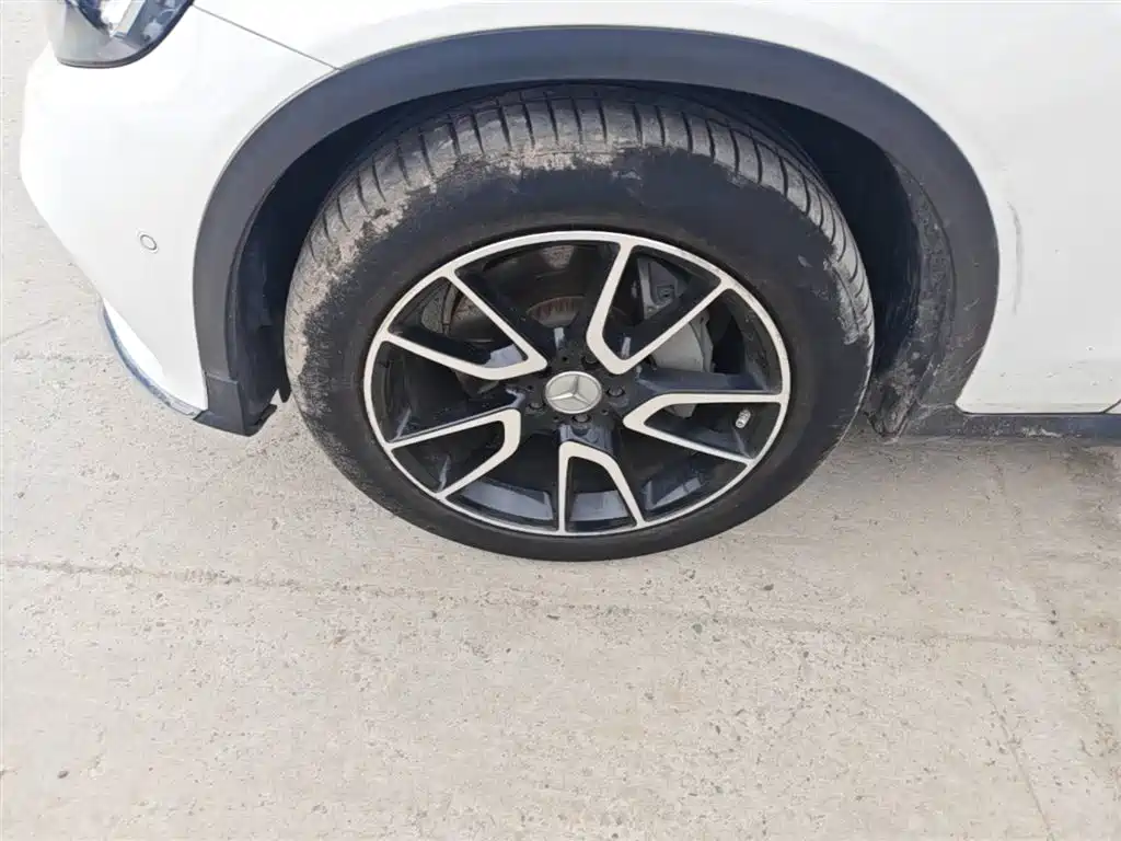 Mercedes-Benz GLC 2019 GLC 260 L 4MATIC Dynamic фото 23
