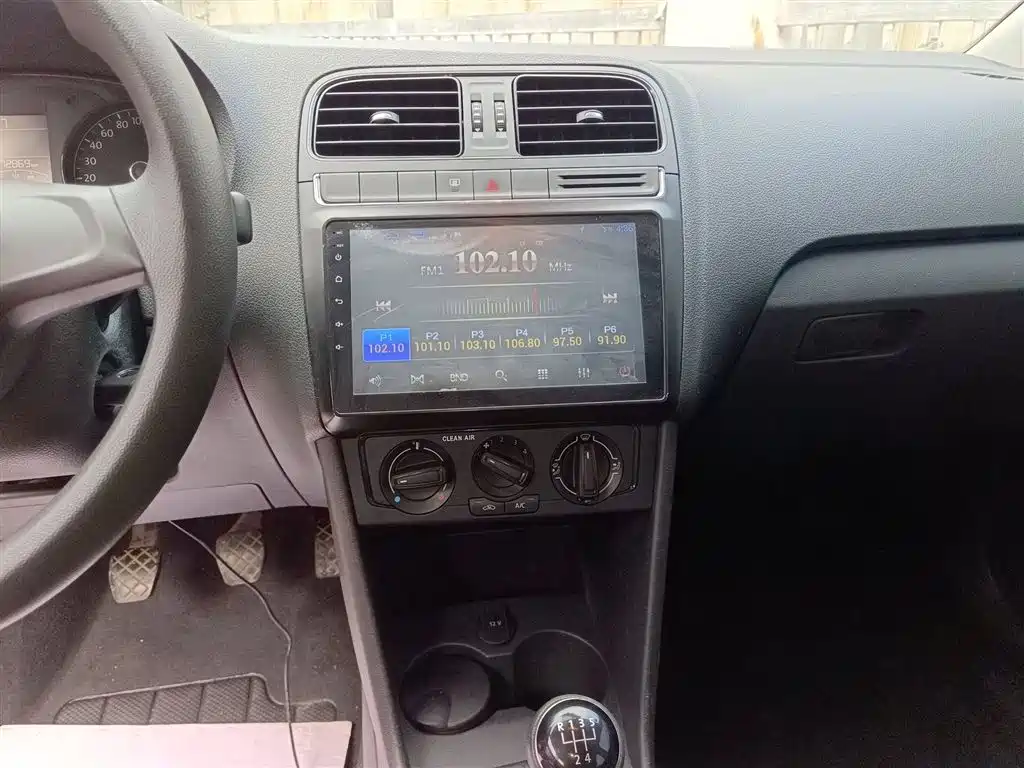 Volkswagen Polo 2016 1.4L Manual Trend фото 9