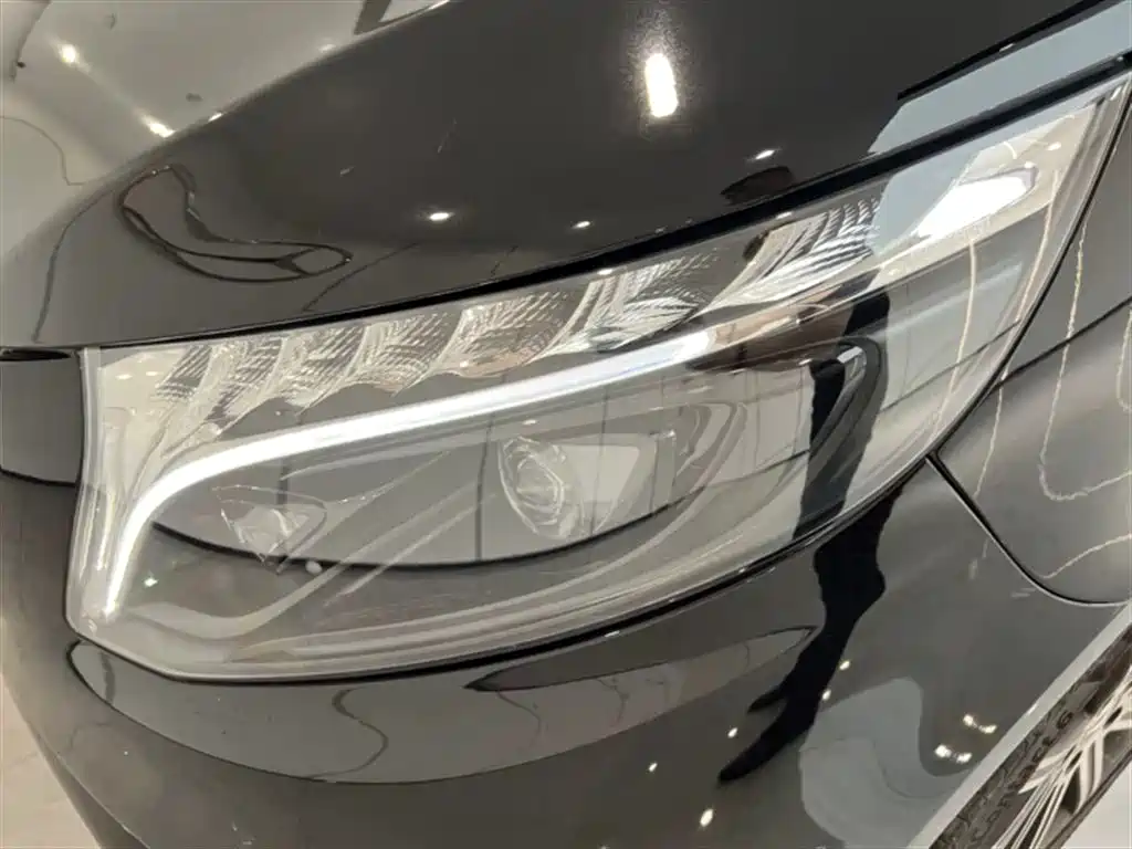 Mercedes-Benz V-Class 2025 2022 V 260 L Long Wheelbase Luxury Edition