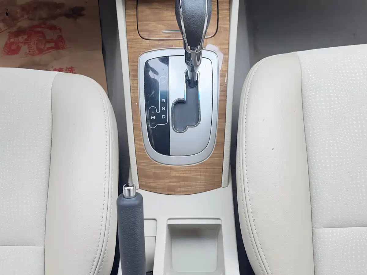 Buick Excelle 2015 1.5L Automatic Classic фото 14