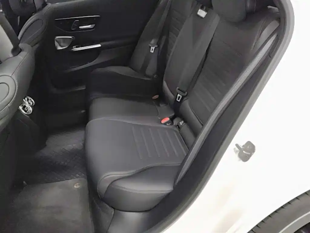 Mercedes-Benz C-Class 2025 Facelift C 260 L Night Sport Edition фото 17
