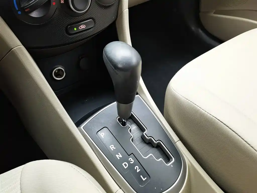 Hyundai Verna 2014 1.4L Automatic Smart GLS фото 13