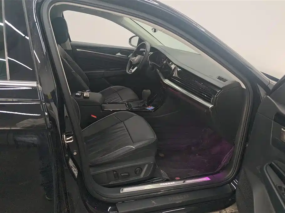 Volkswagen Passat 2023 Facelift 330TSI Starlight Luxury Edition фото 8