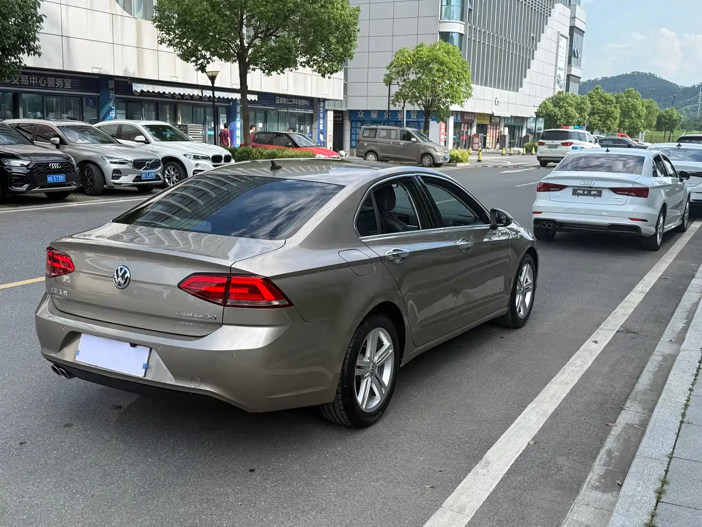 Volkswagen Lamando 2015 230TSI Manual Style Edition фото 7