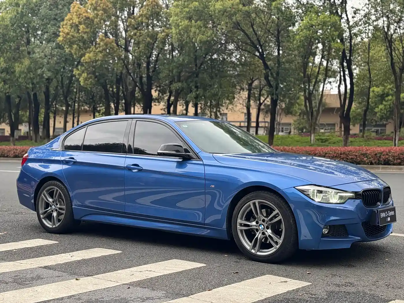 BMW 3 Series 2019 320Li M Sport Black Night Edition фото 3