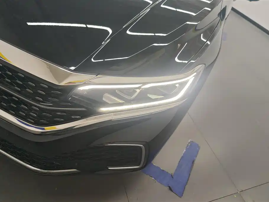 Volkswagen Passat 2023 Facelift 330TSI Starlight Luxury Edition фото 5