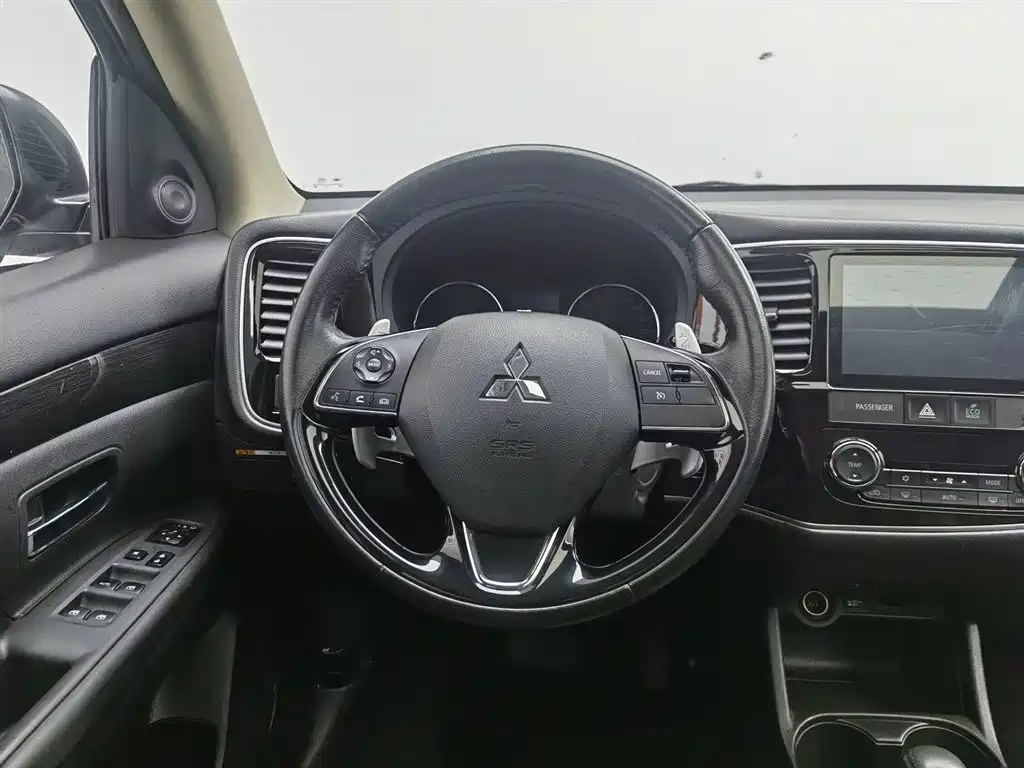 Mitsubishi Outlander 2016 2.4L 4WD Elite Edition 5-seater фото 11