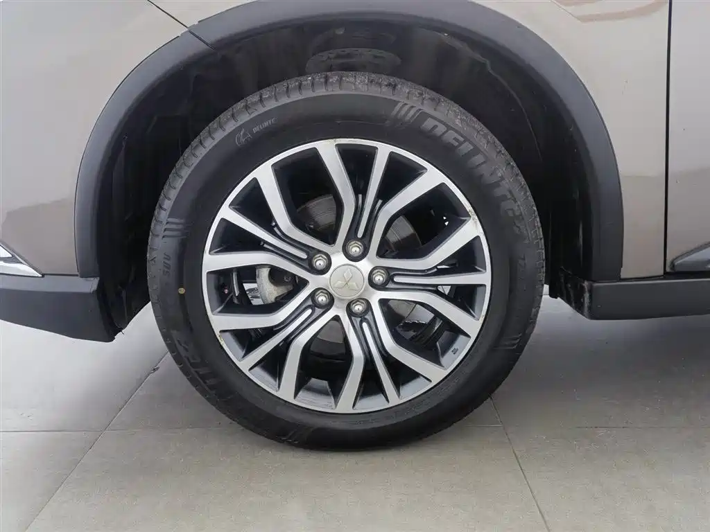 Mitsubishi Outlander 2016 2.4L 4WD Elite Edition 5-seater фото 17