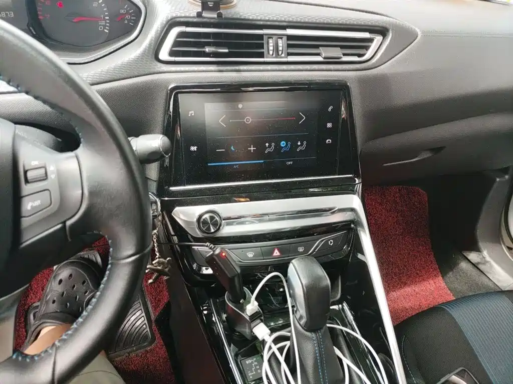 Peugeot 308 2018 1.6L Auto Luxury Edition фото 6