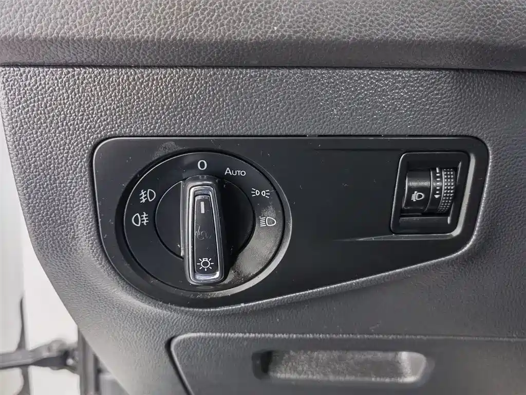 Volkswagen Tiguan L 2019 330TSI Auto 2WD Smart Luxury Edition China V фото 21