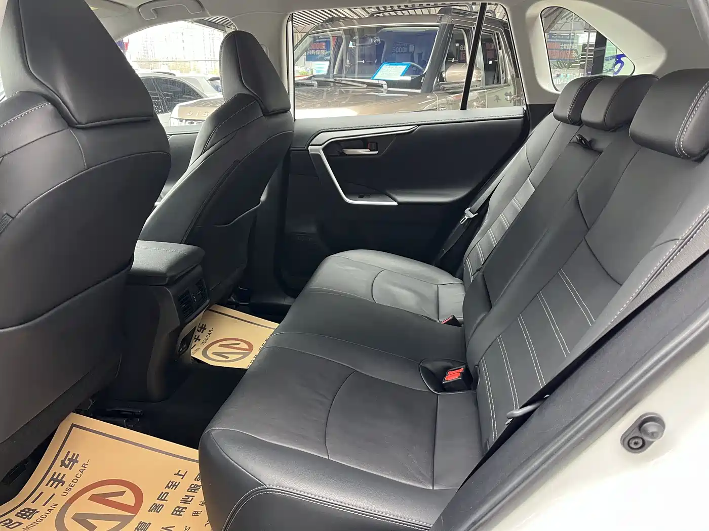 Toyota Wildlander 2023 2.0L CVT AWD Luxury PLUS фото 6
