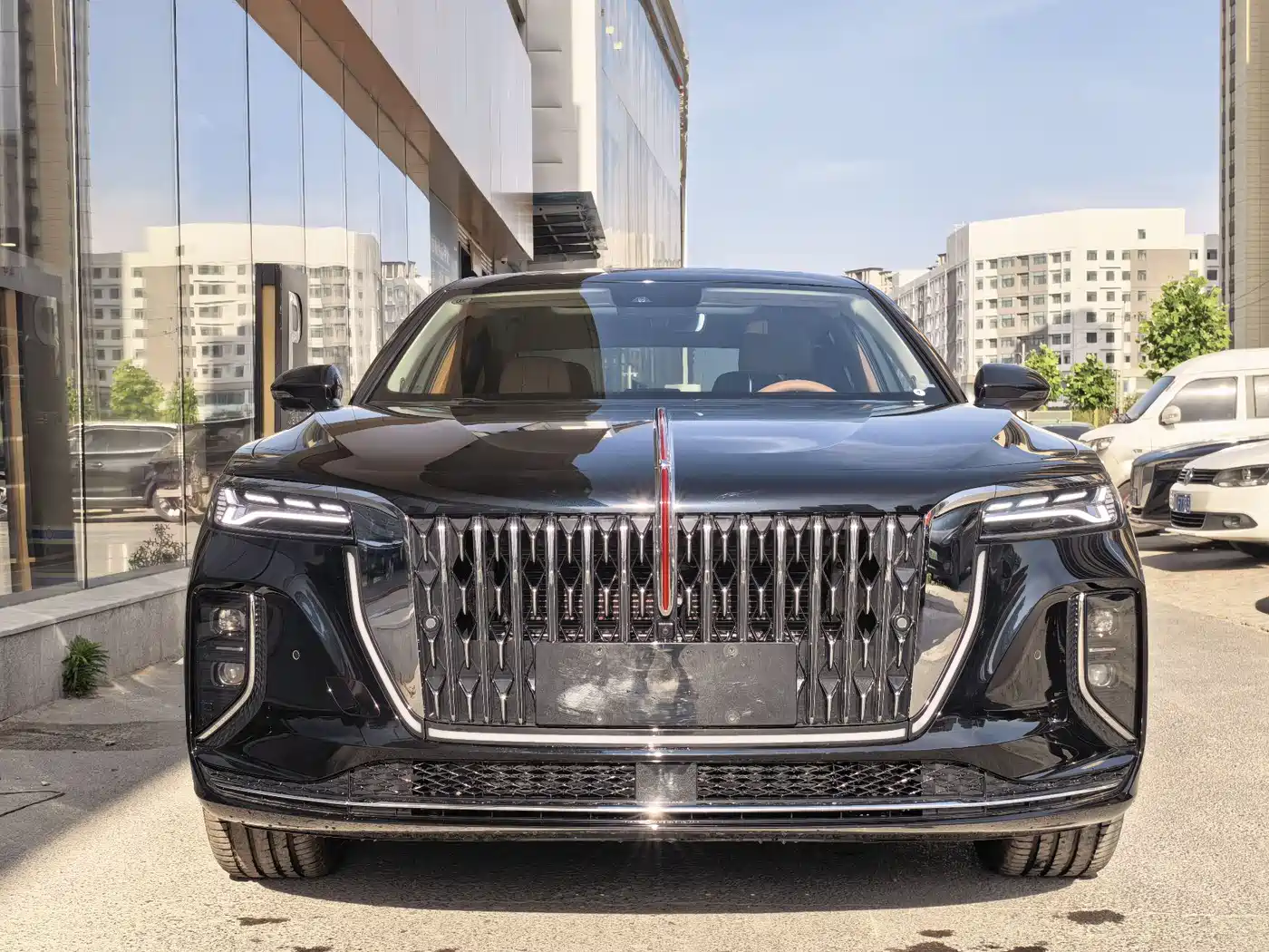 Hongqi H9 2025 2.0T 2WD Qixiang Luxury Business Edition 5-seater фото 2