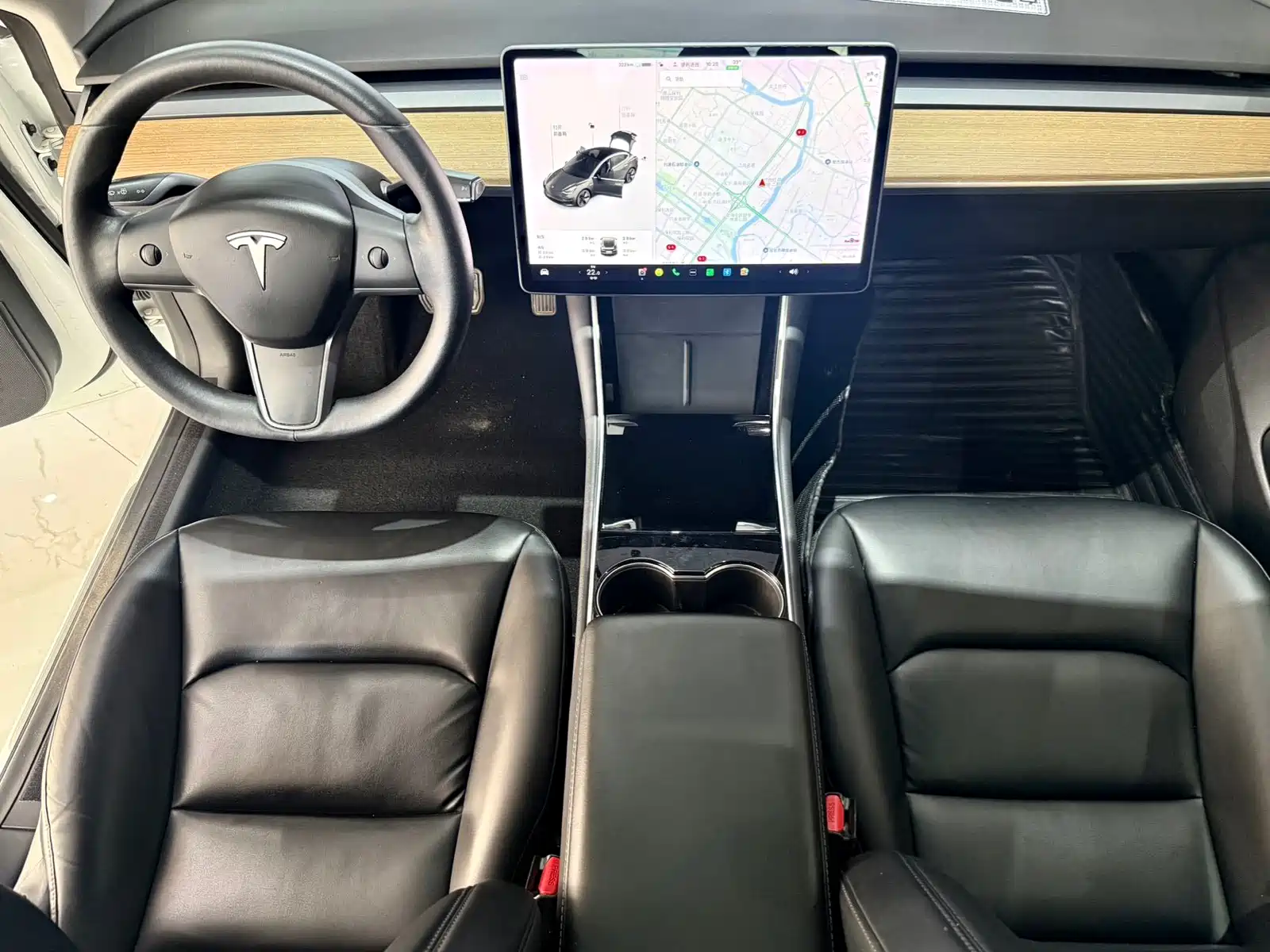 Фото 12 - Tesla Model 3