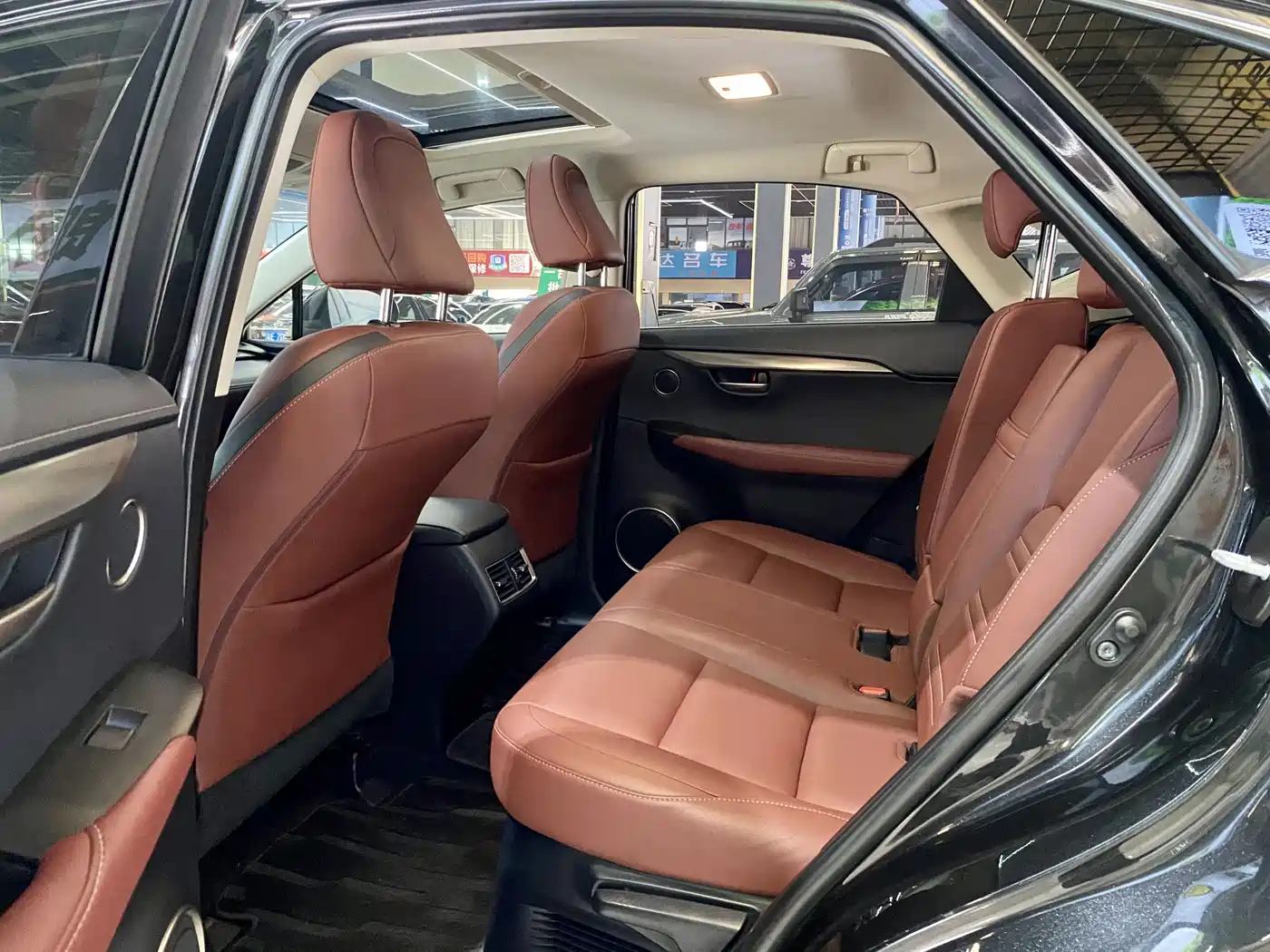 Lexus NX 2015 200t AWD F Sport фото 11