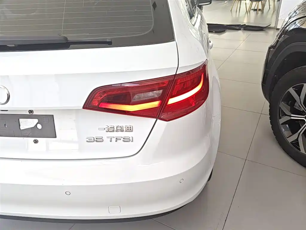 Audi A3 2015 Sportback 35 TFSI Millionth Anniversary Comfort Enjoyment Type фото 8