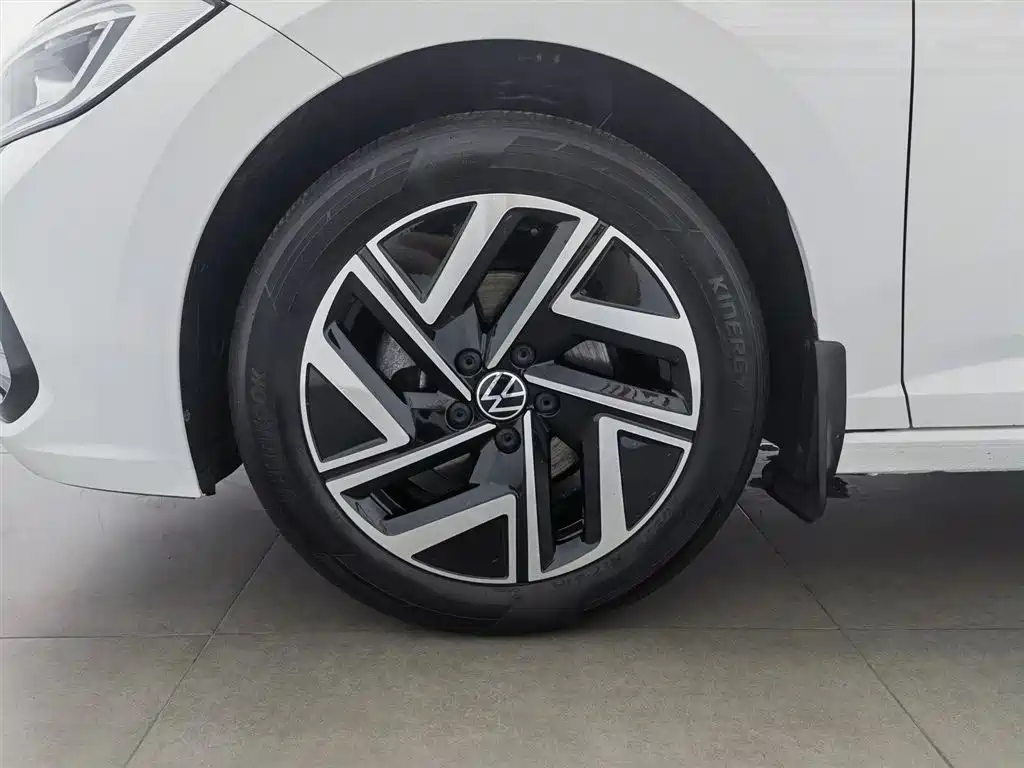 Volkswagen Sagitar 2023 300TSI DSG Surpassing Edition фото 17