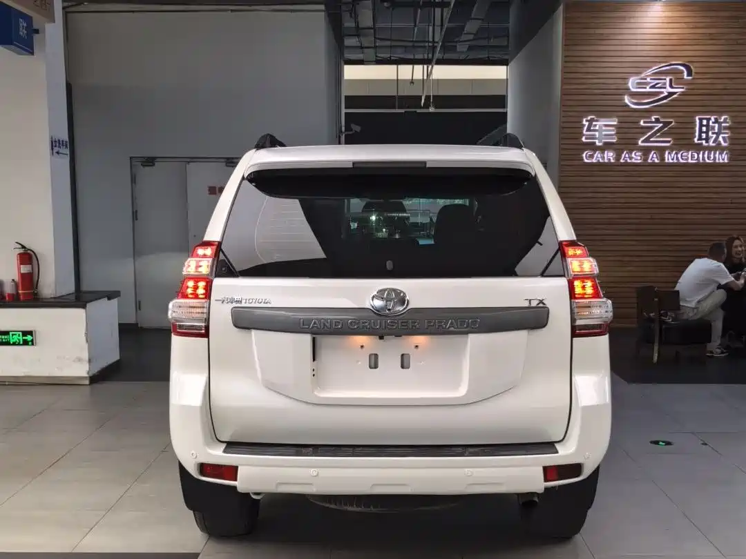Toyota Prado 2015 2.7L Automatic Standard фото 13