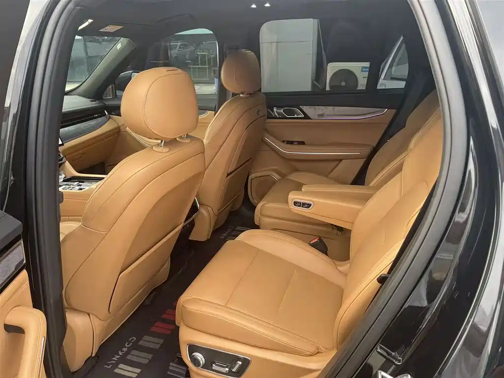 Lynk & Co 09 EM-P 2024 2.0TD EM-P AWD HALO 6-Seater фото 7