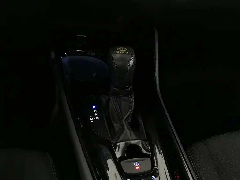 Toyota IZOA 2020 2.0L Yi Xiang Edition фото 13