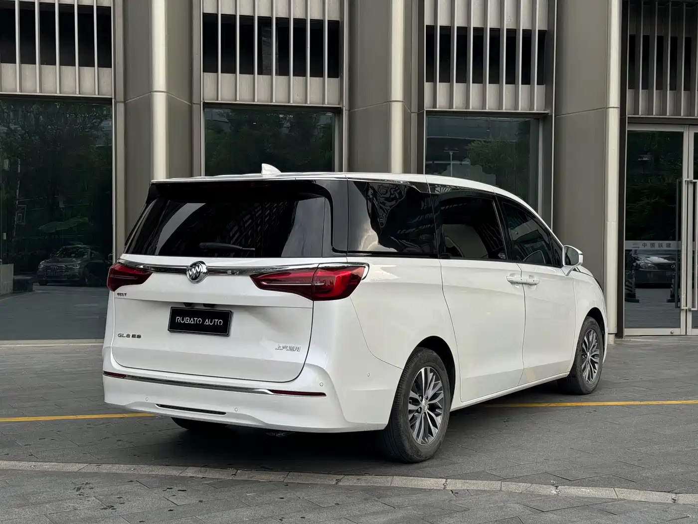 Buick GL8 2022 ES Landmark 653T Smart Luxury фото 5